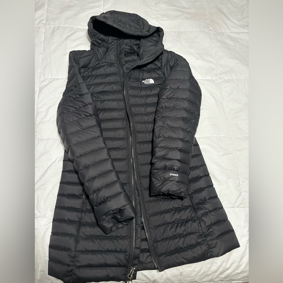 North Face women’s long puffer and water resistant jacket - Picture 2 of 4